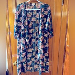 LuLaRoe Medium Shirley